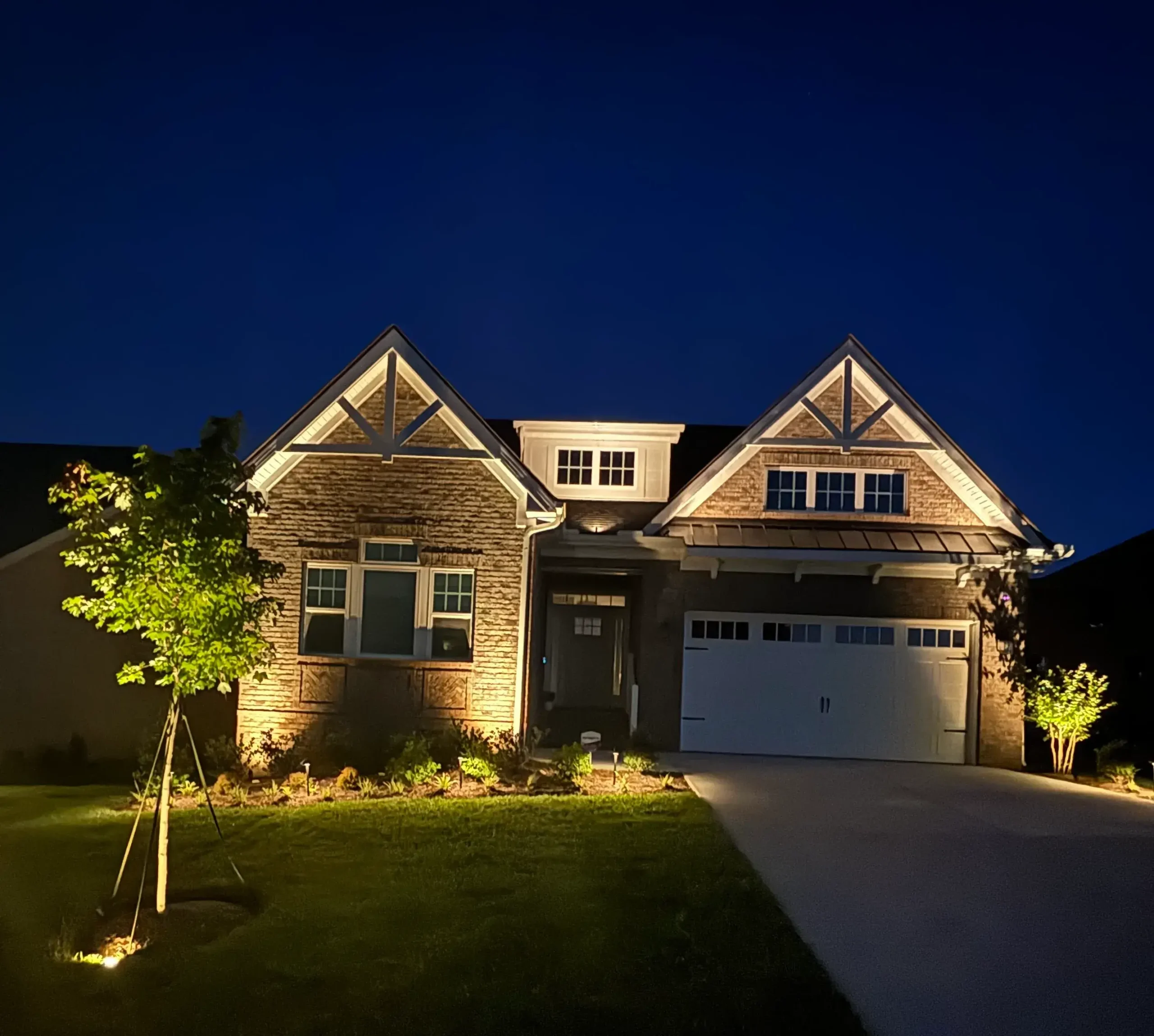 Photo (5) Low-voltage LED installation